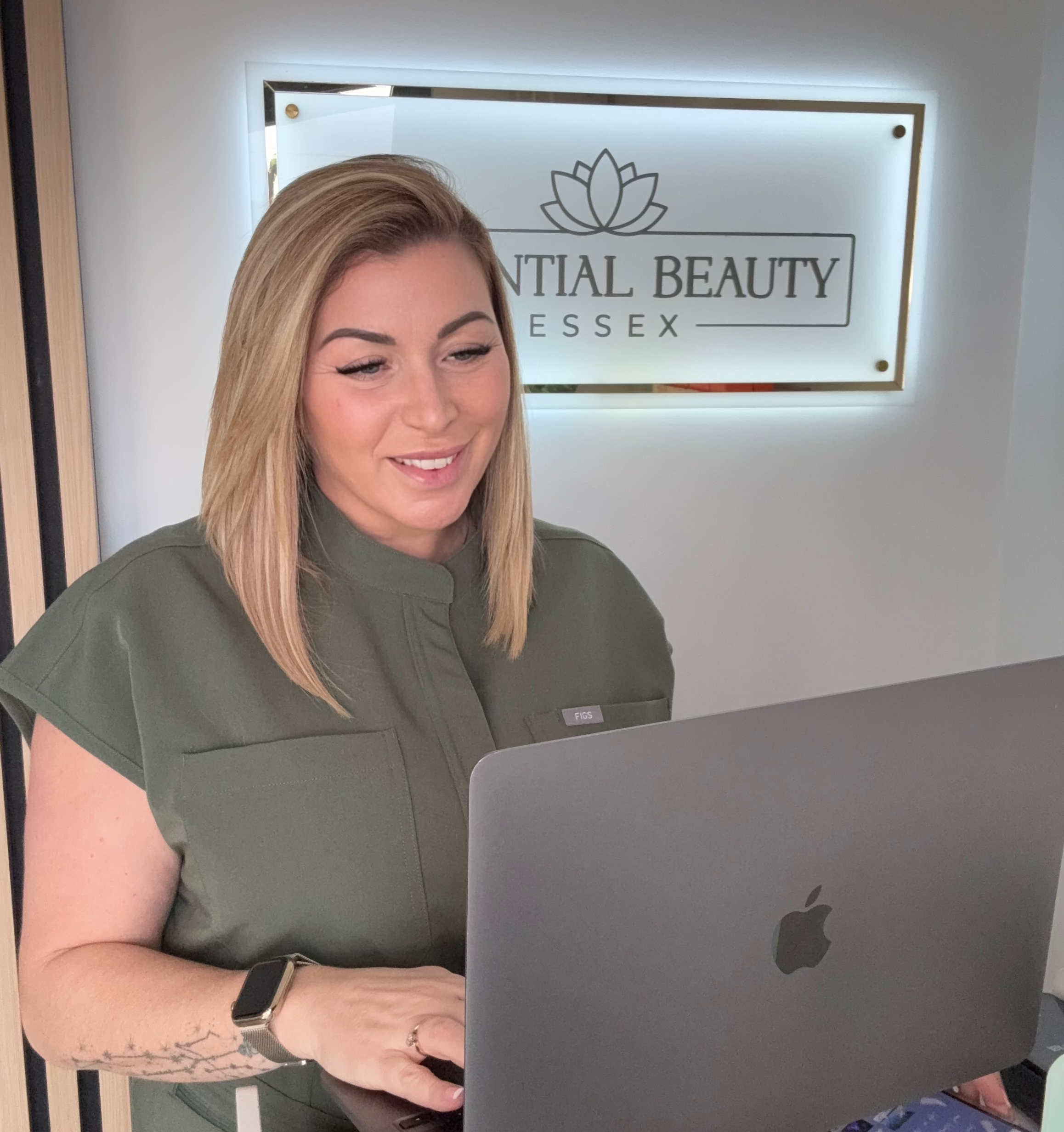 Facetune_12-10-2025-15-11-15.heic